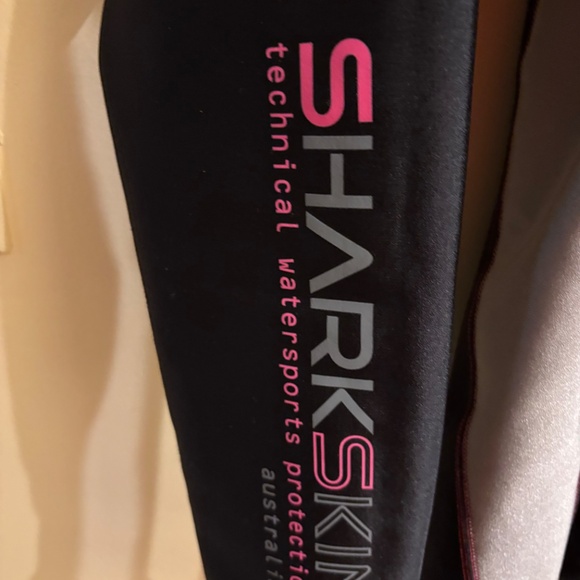 Sharkskin Diving top - Picture 2 of 3